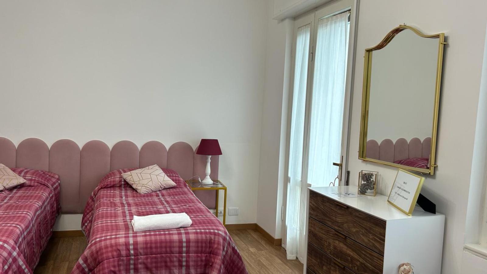 Comfort Accommodation Room ベルガモ エクステリア 写真